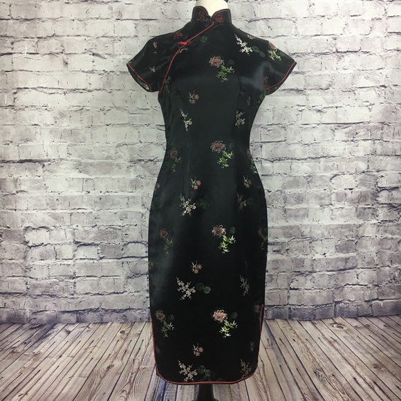 1950s Vintage Silk Cheongsam Qipao from Hong Kong - Picture 1 of 8